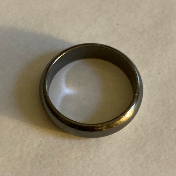 Dark silver costume jewelry ring - Picture 3 of 5